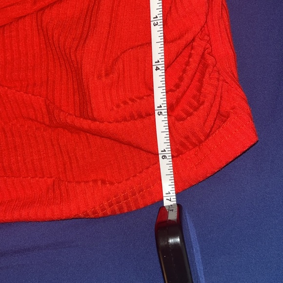 Red, side rouching crop top. - Picture 6 of 6